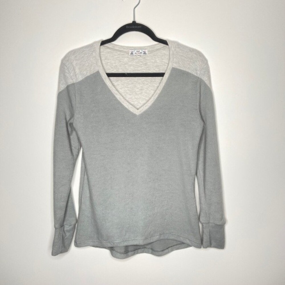 POOF New York V-Neck Sweater Size M